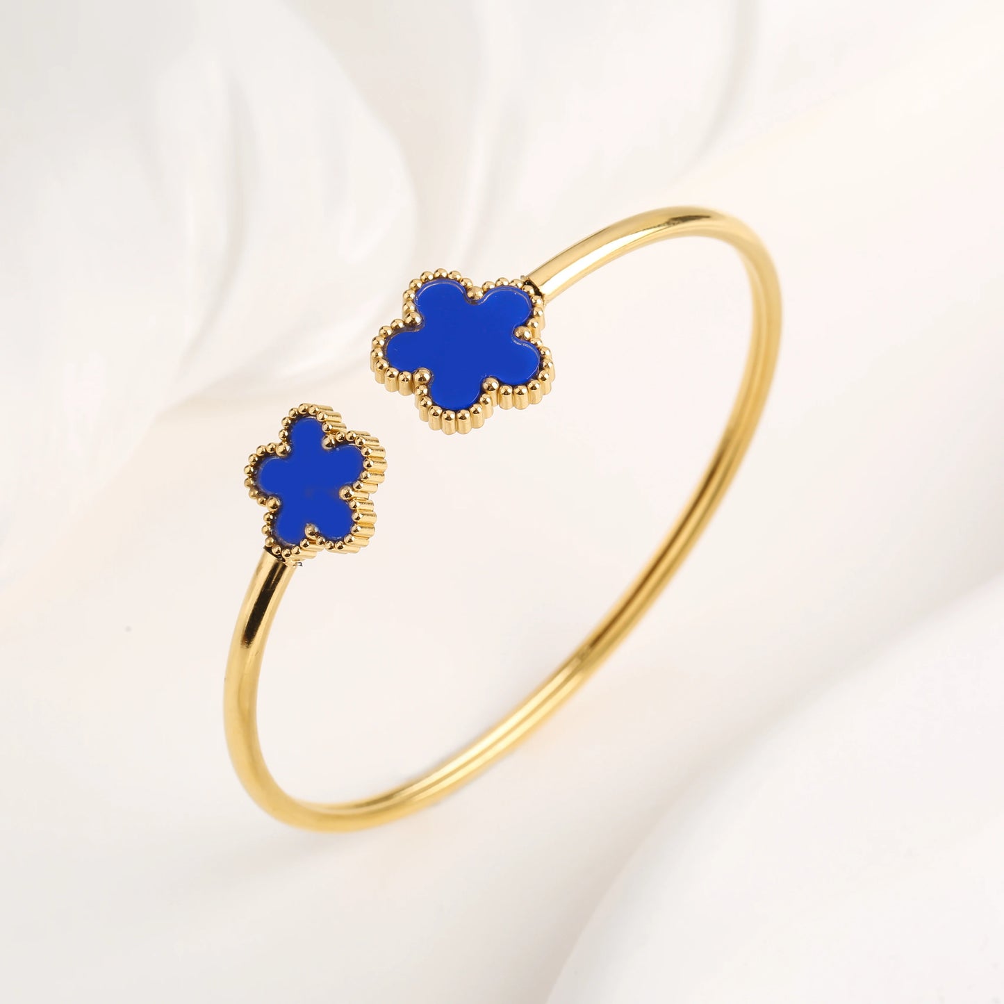 Five-Leaf Clover Open Bangle