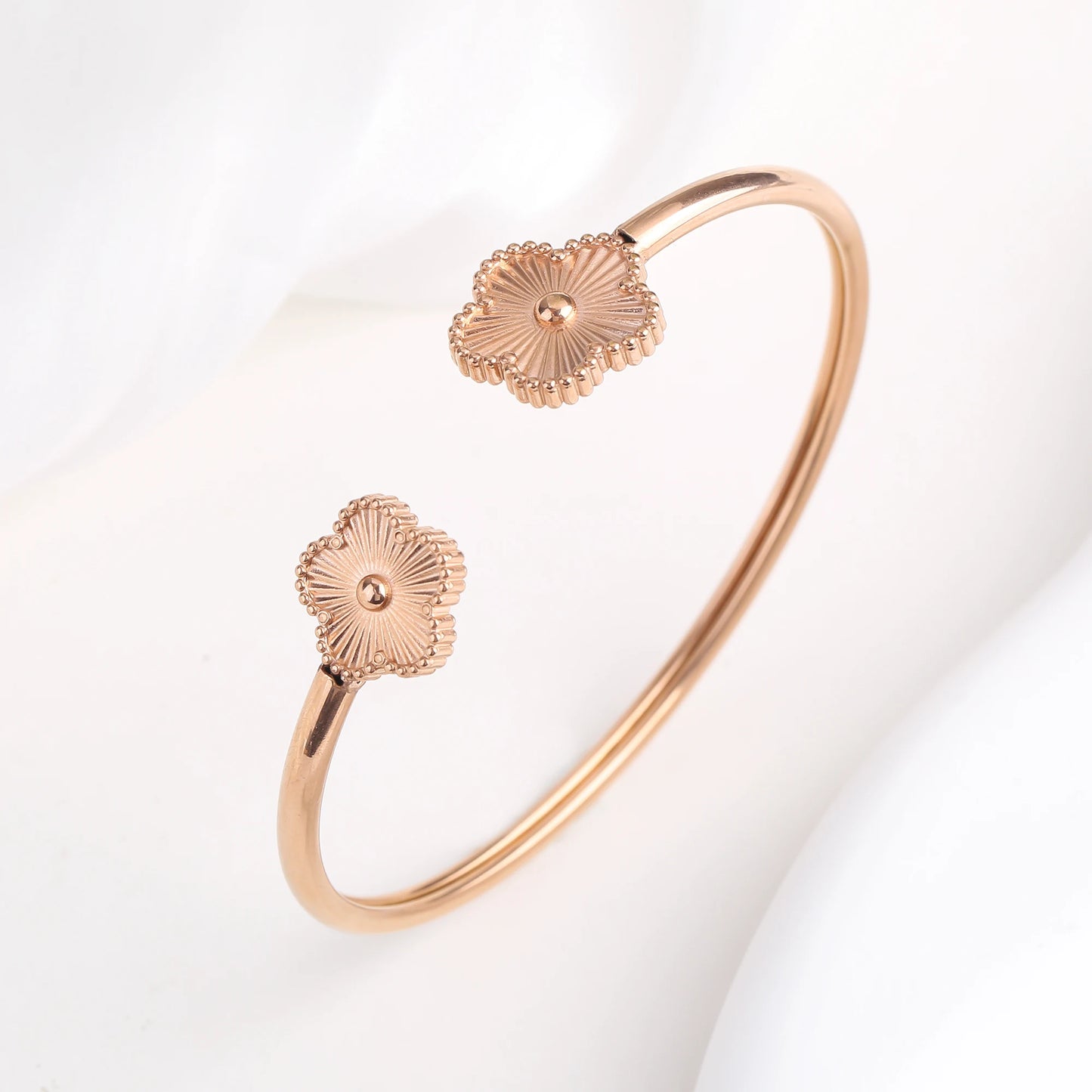 Five-Leaf Clover Open Bangle