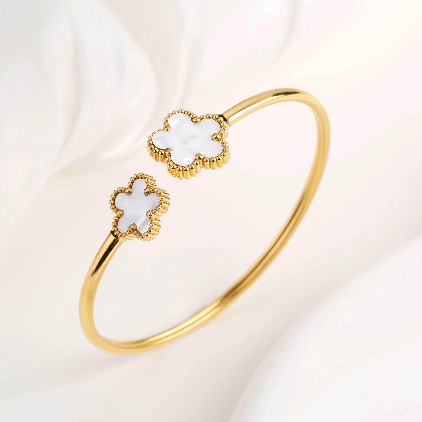 Five-Leaf Clover Open Bangle