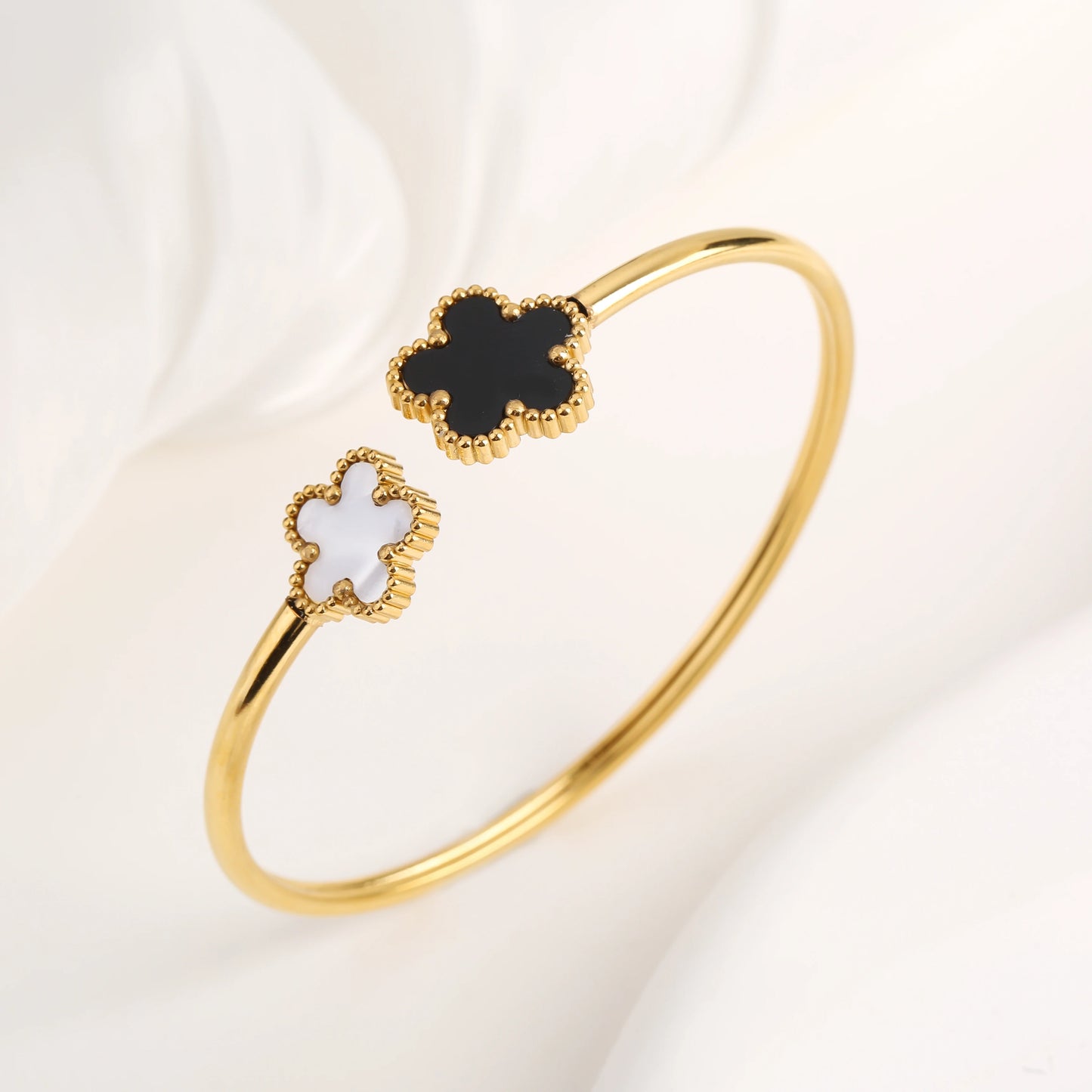 Five-Leaf Clover Open Bangle