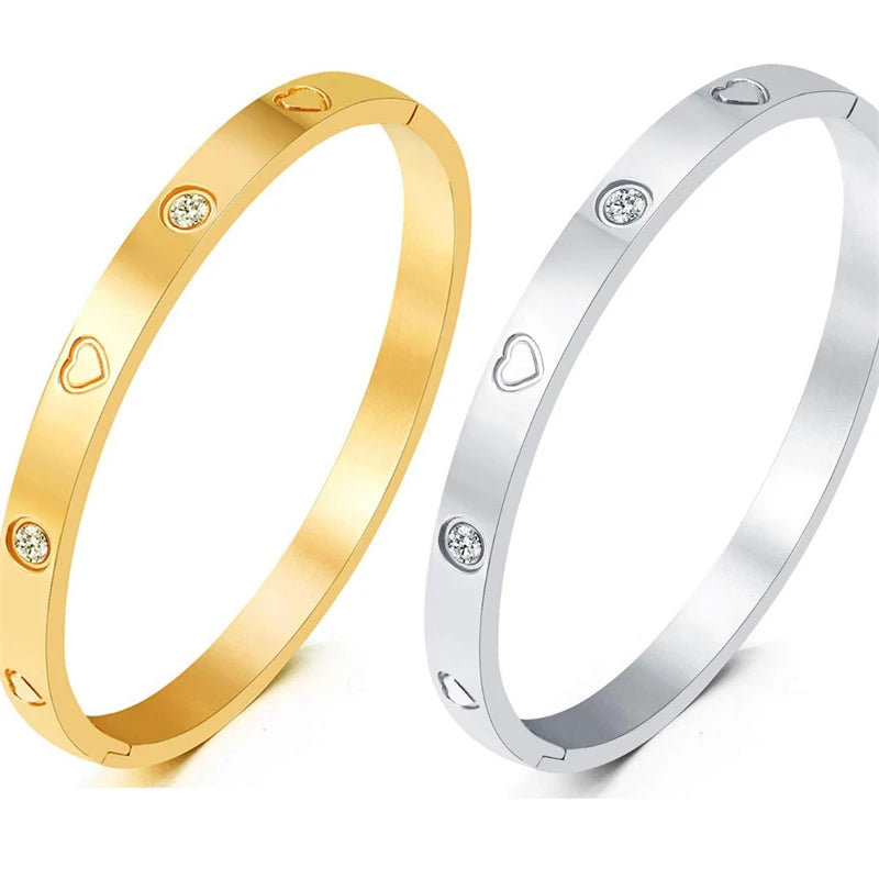 Heart Zircon Bangle
