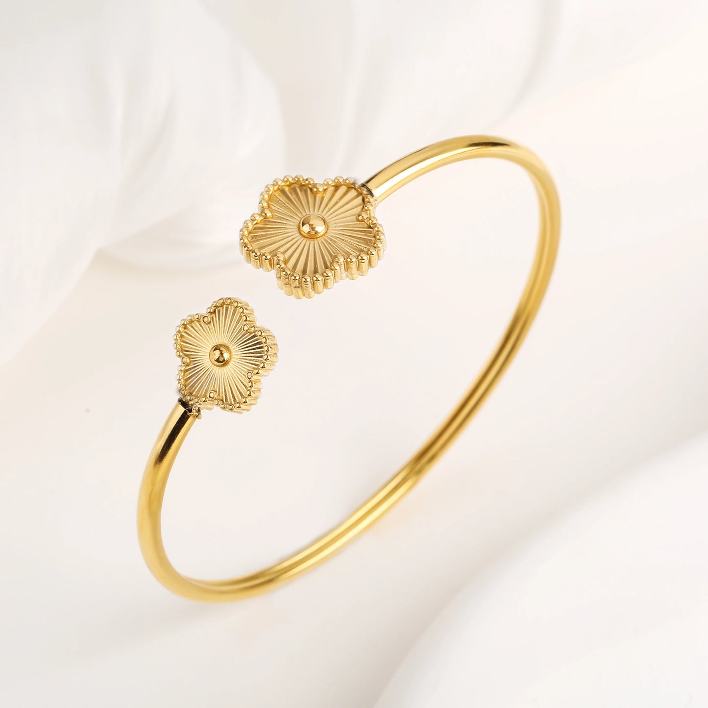 Five-Leaf Clover Open Bangle