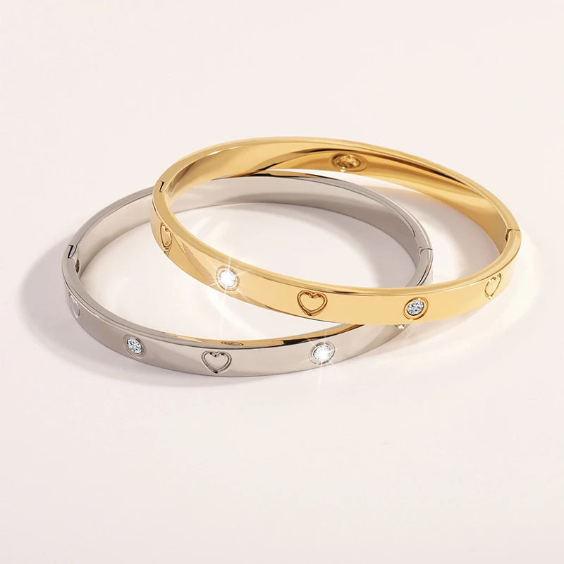 Heart Zircon Bangle