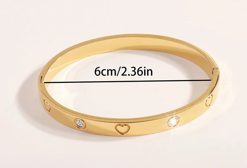 Heart Zircon Bangle