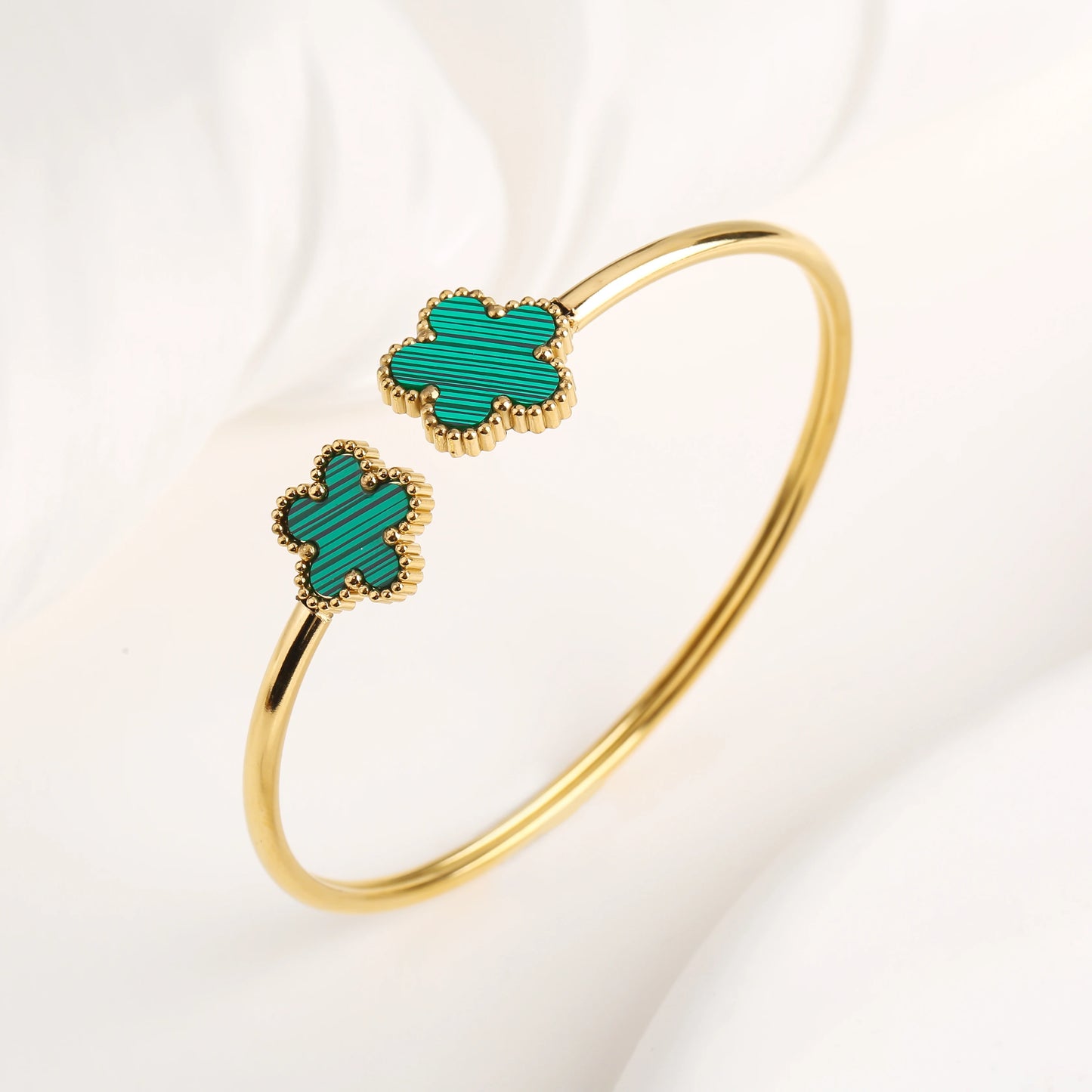 Five-Leaf Clover Open Bangle