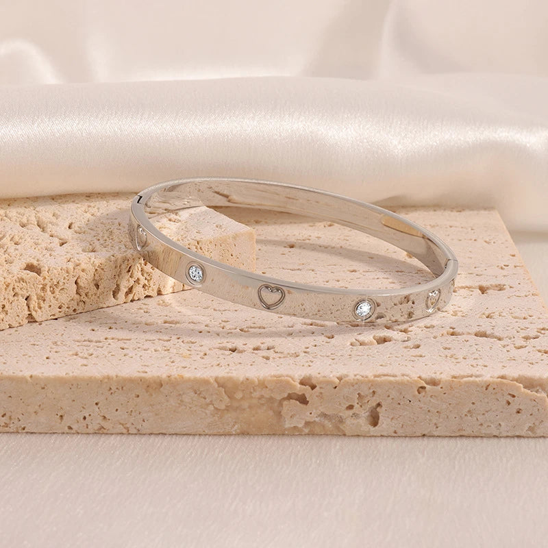 Heart Zircon Bangle