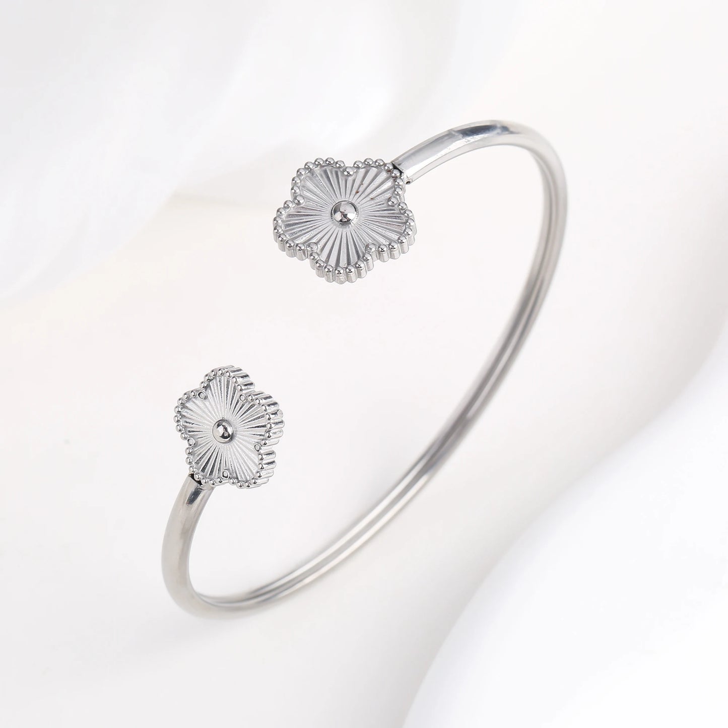 Five-Leaf Clover Open Bangle