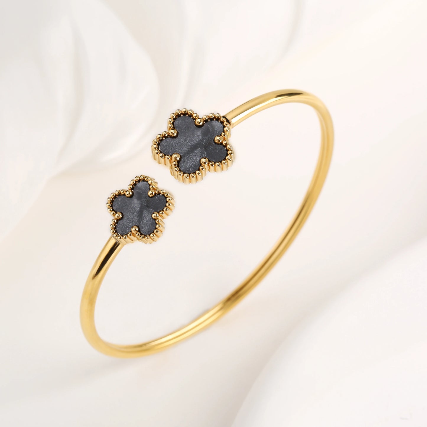 Five-Leaf Clover Open Bangle