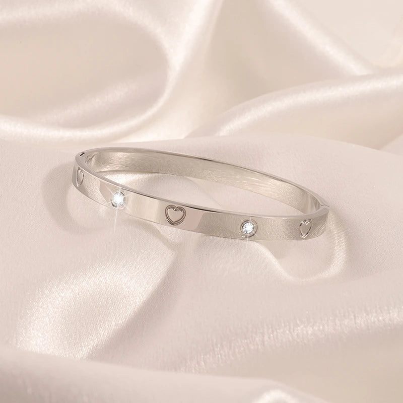 Heart Zircon Bangle