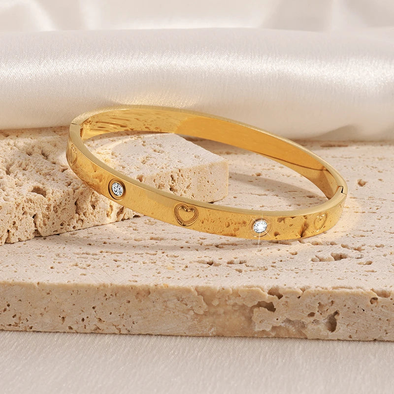 Heart Zircon Bangle