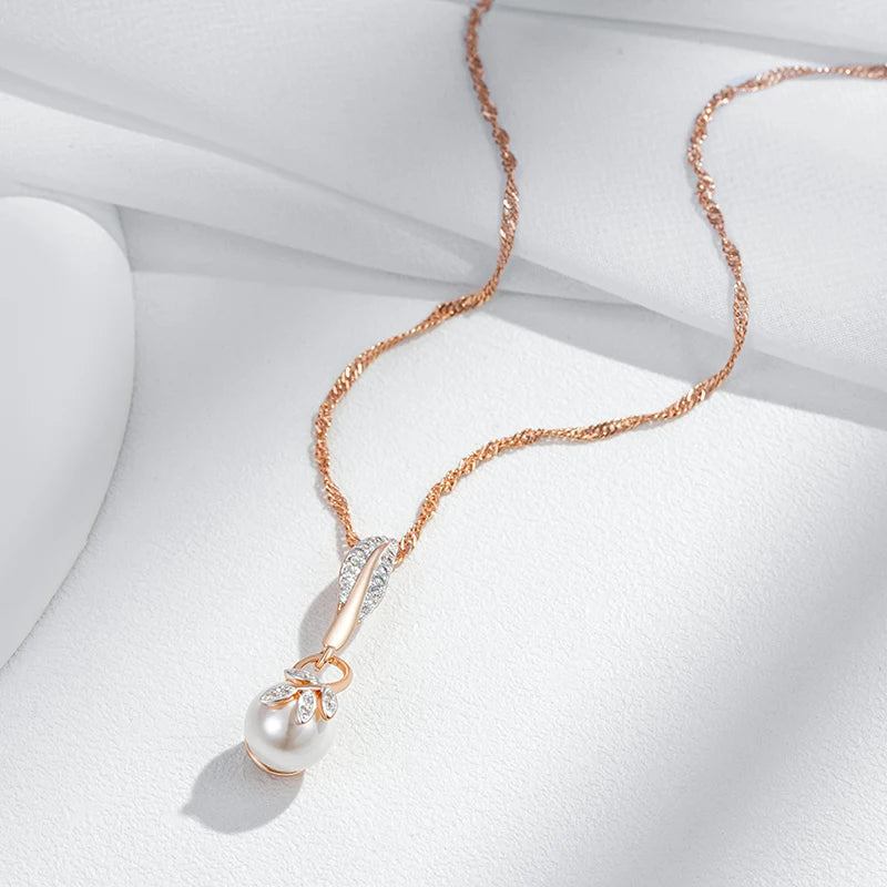 Leaves Pearl Pendant Necklace
