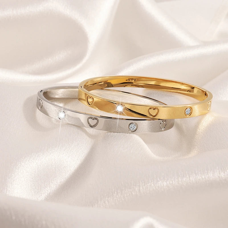 Heart Zircon Bangle