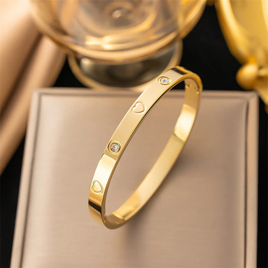 Heart Zircon Bangle